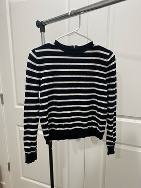 Forever 21 Black & White Striped Scoopneck Sweater